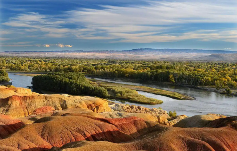 北疆旅遊攻略：伊犁、喀納斯、禾木、賽里木湖 9 天深度行程與最佳季節指南