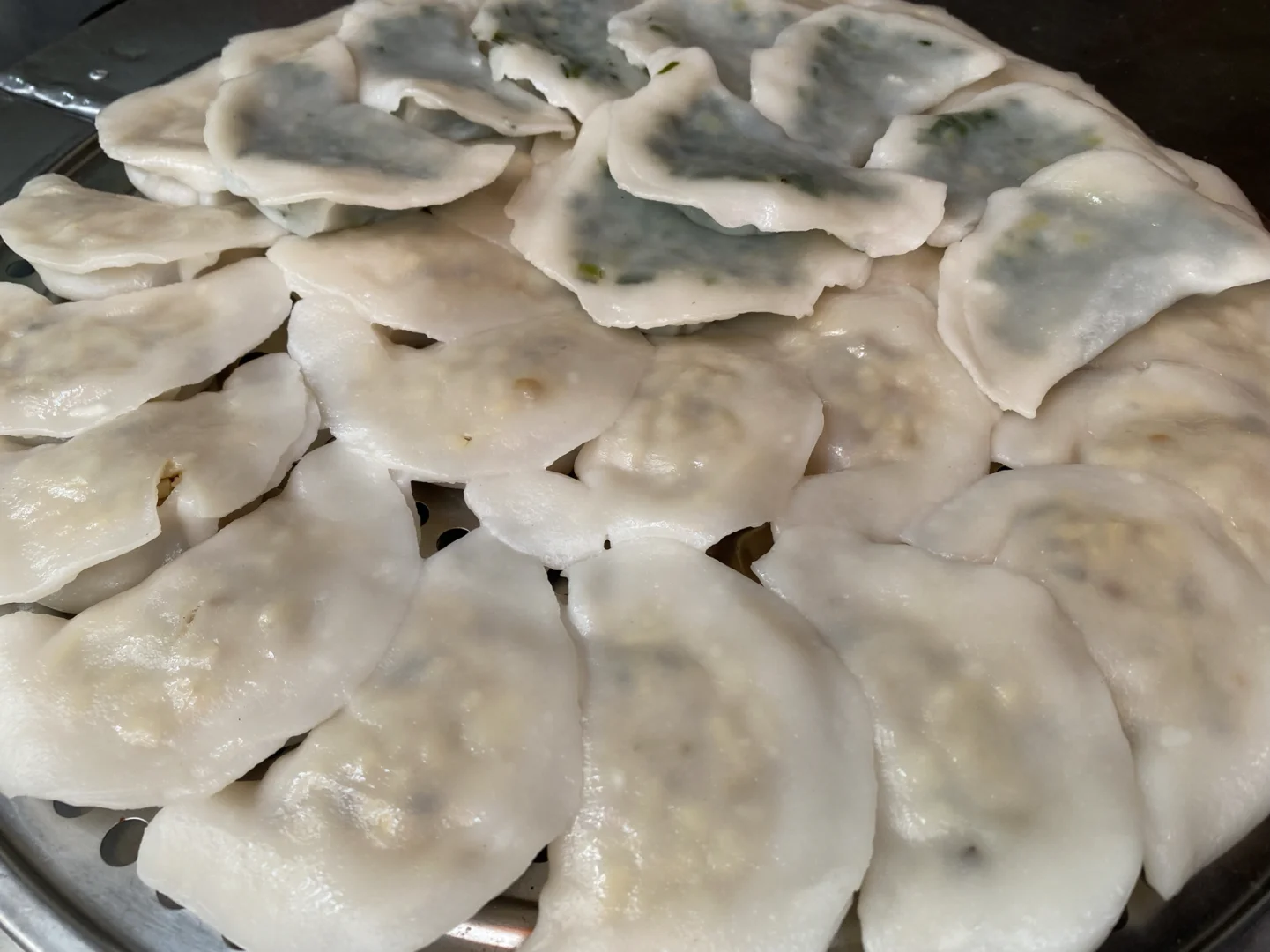 韭菜粿與筍粿:時令鮮味的極致呈現 韭菜粿與筍粿:時令鮮味的極致呈現