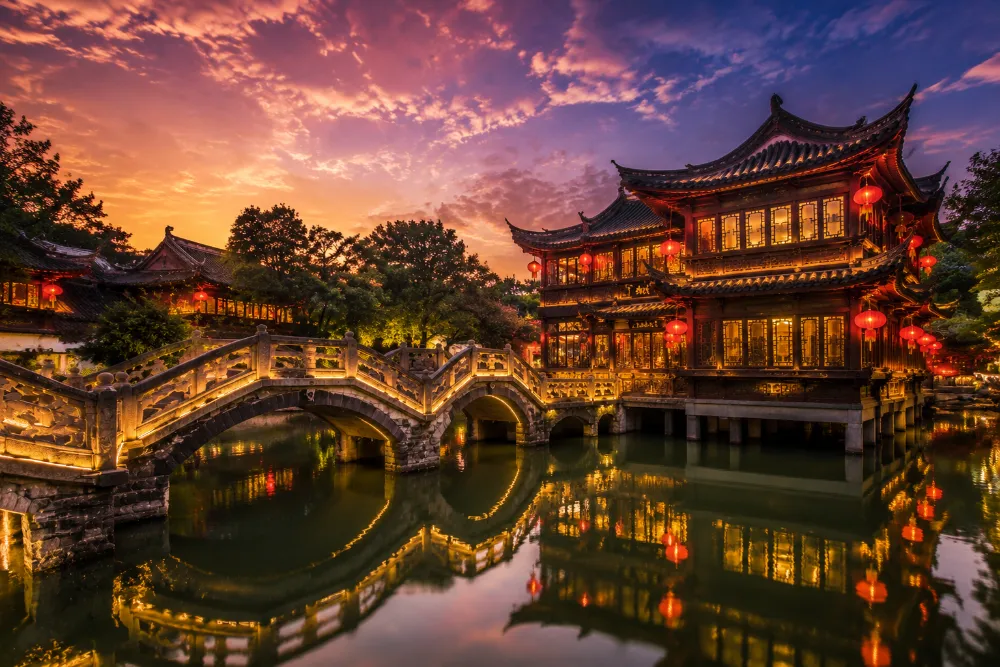 2027上海豫園商城九曲橋與湖心亭絕美夜景 2027上海豫園商城九曲橋與湖心亭絕美夜景