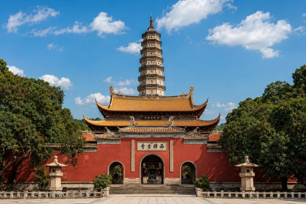 西禪古寺報恩塔與千年荔枝樹,福州旅遊景點的禪意之美 西禪古寺報恩塔與千年荔枝樹,福州旅遊景點的禪意之美