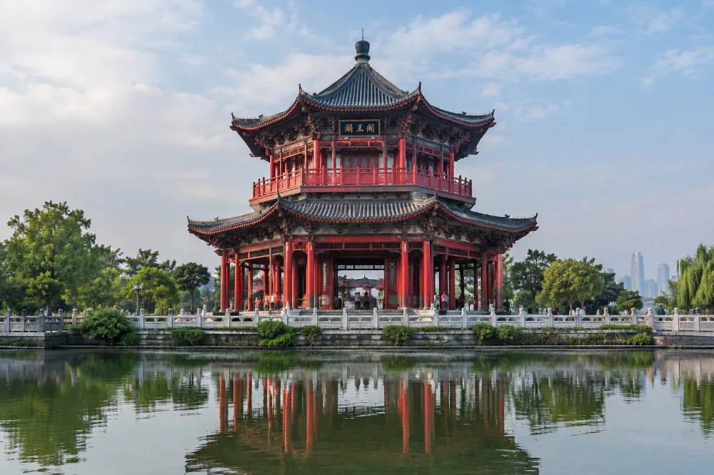 滕王閣。王勃「落霞與孤鶩齊飛」的落腳處，也是南昌的門面。