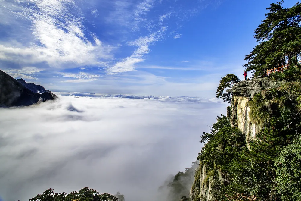江西廬山旅遊：一天的時間，決定你看到雲海還是排隊
